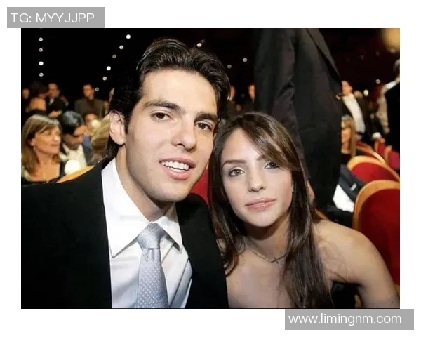 足球明星的爱情故事揭秘：绿茵场上的浪漫与情感纠葛